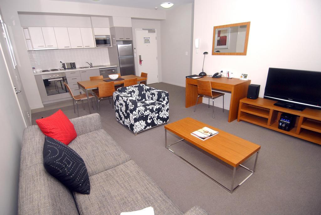 Gladstone Downtown Central Apartment Hotel Official Ruang foto